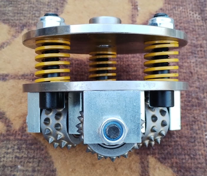 Large three-head angle grinder bushing, view of the damping springs