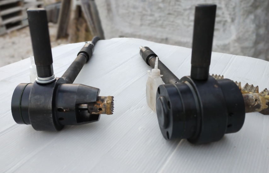 Pneumatic masonry bush hammers weighing 6 and 8 kg, with conical bushings, another view