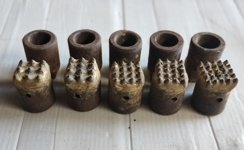 Conical chucks, with 9, 12, 16, 20 and 25 teeth