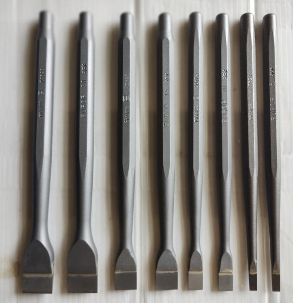 Carbide hand chisel EUROP, for writing letters, making reliefs and sculptures from granite, marble and stone - real photo of the tools