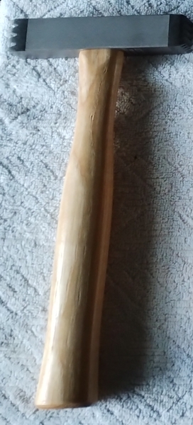 Carbide-tipped bush hammer - real photo of the tools