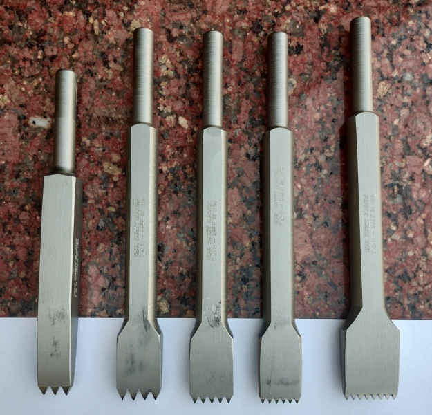 Pneumatic serrated chisels - real photo of the tools