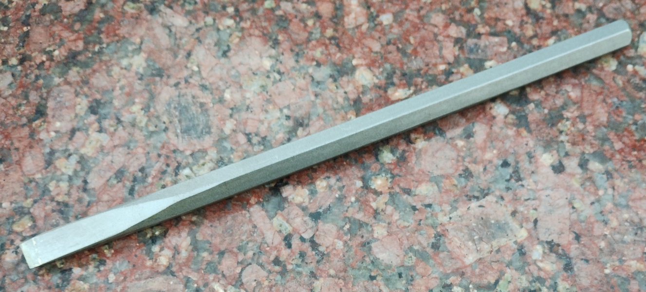 Carbide chisels for hand carving and inscriptions - real photo of the tools