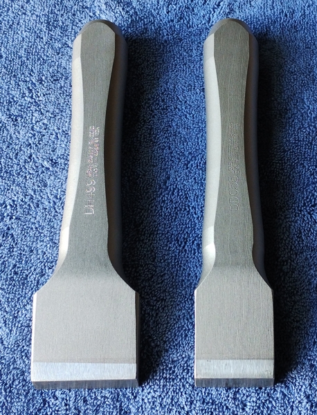 Carbide mason chipper with anti-slip handle - real photo of the tools