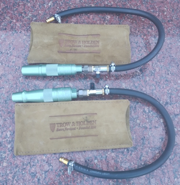 Pneumatic hammers, complete with stopcock, flexible rubber hose and quick coupling - real photo of the tools