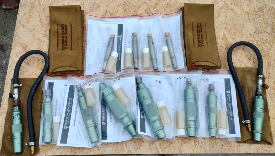 Pneumatic hammers type B and D - real photo of the tools