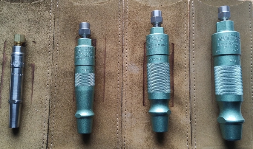 Pneumatic hammers and pneumatic pens type B - real photo of the tools