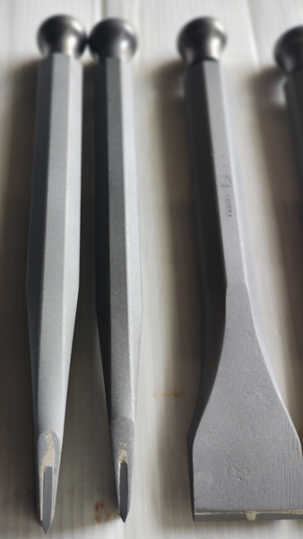 Ciseaux en métal dur avec manche en forme de tête de marteau, vue des plaquettes en carbure - vraie photo des instruments