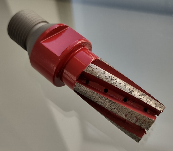 Палцев фрезер за обработка на плотове от гранит, диаметър 25 мм. Захващане 1/2. Изглед на работната част