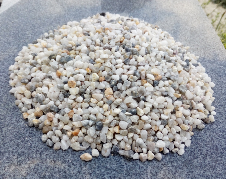 Кварцов пясък с едрина на зърната от 3 до 5 мм