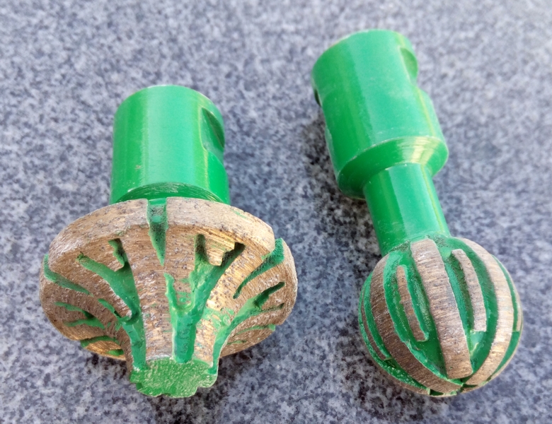 Мини диамантени инструменти със захващане за ъглошлайф М14, форма ботуш и топче, изглед отпред
