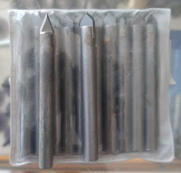 Фрезери с карбидна пластина, ъгъл при върха 30 и 90 градуса, опашка 6 мм