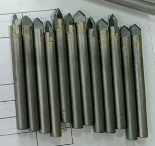 Фрезери с карбидна пластина, ъгъл при върха 90 градуса, опашка 6 мм