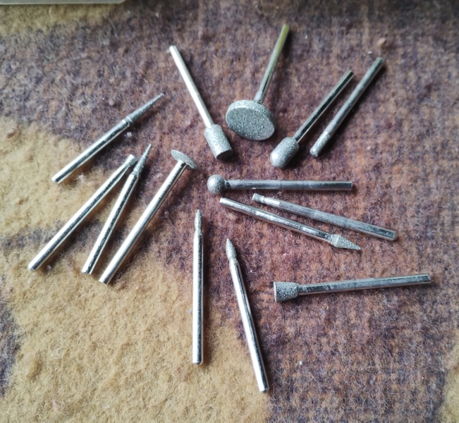 Изглед на шлайфгрифери за мрамор с опашка 3 мм в едър план