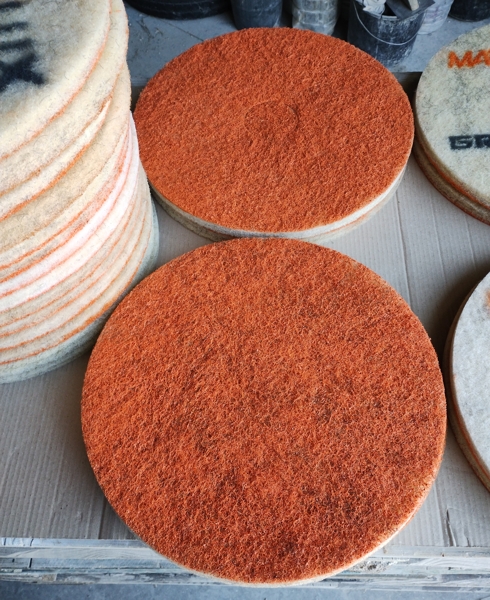 Диамантени абразиви с влакнеста структура за полиране на подове с диаметър 430 мм, работна повърхност от влакна с диамантен прах