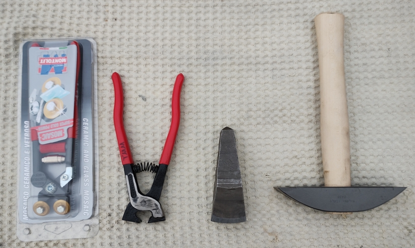 Инструменти за оформяне на парчета за мозайка