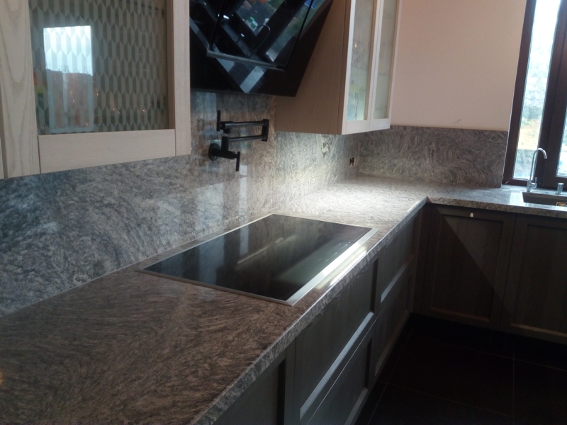 Изглед отстрани