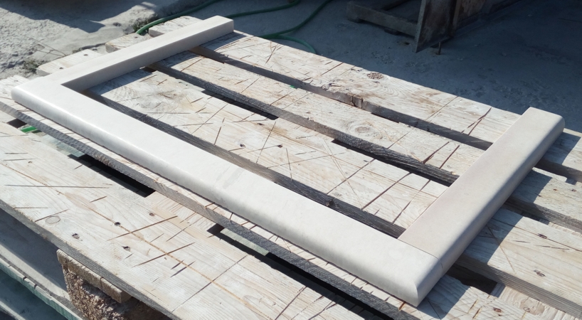 Рамка за врата на камина, изглед отляво