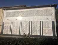 Мраморни плочи с надписи за Мемориален компликс в град Угърчин, построен от строителна фирма Еврострой РН ЕООД, град Плевен.