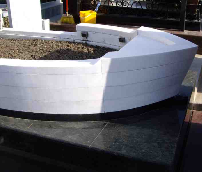 изглед на носовата част в процес на изработка